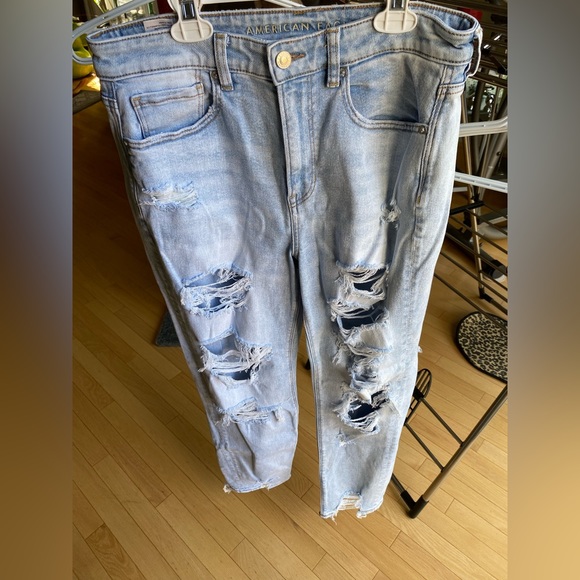 mom jeans, american eagle - Picture 1 of 5
